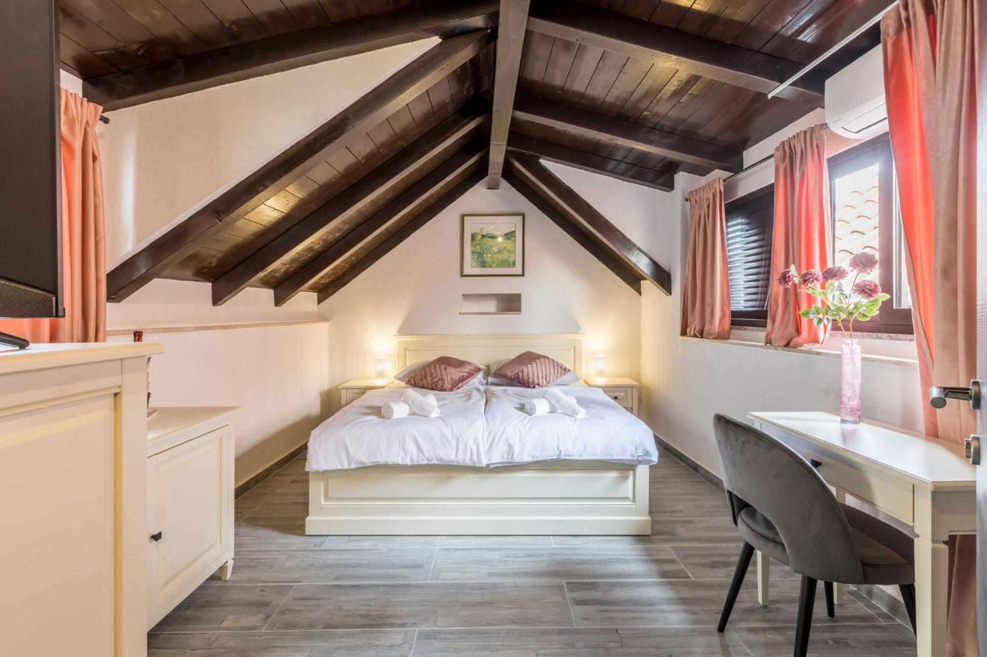 Old Town B&B Rooms Matusko Сплит Екстериор снимка